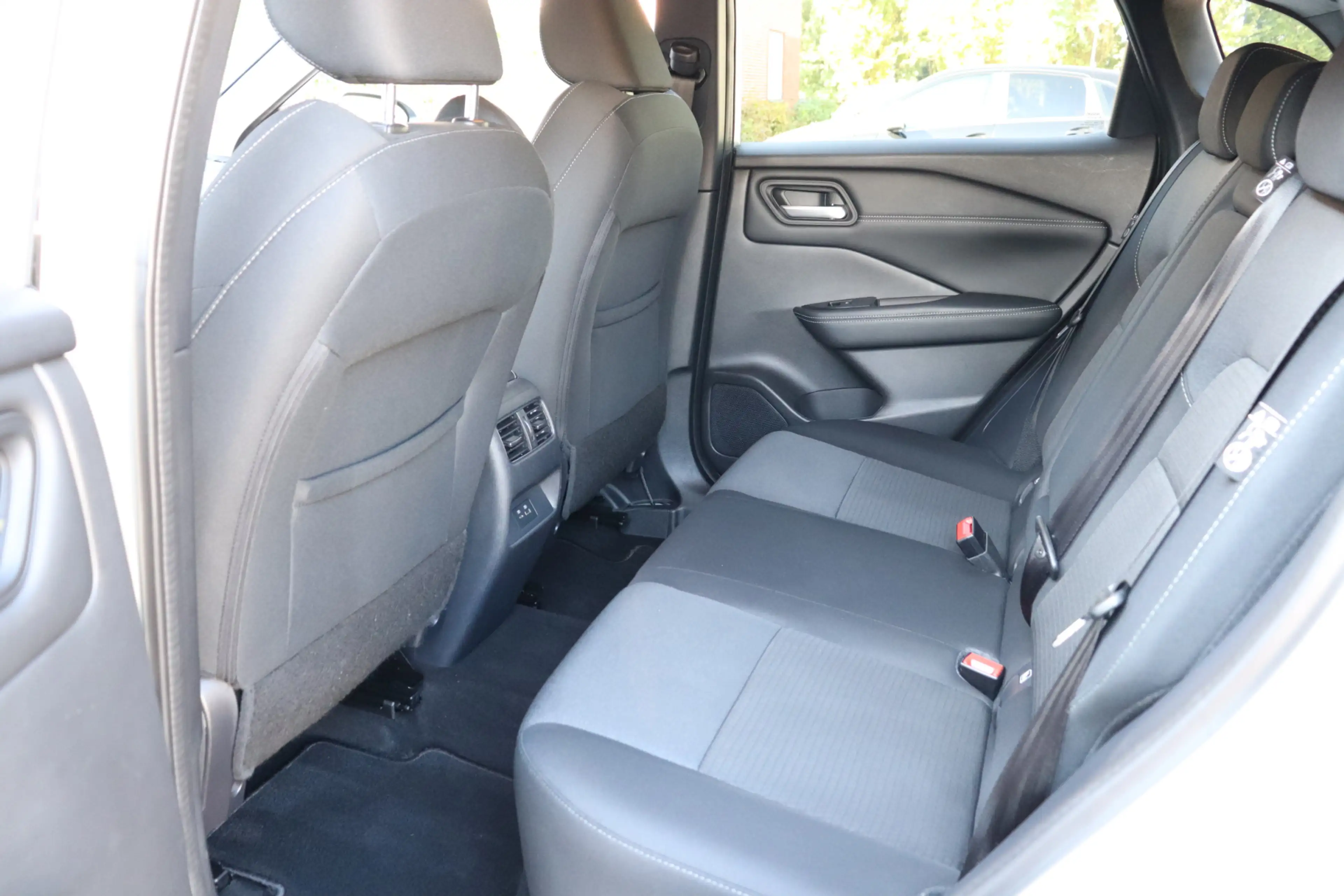 Nissan Qashqai 1.3 MHEV Xtronic N-Style Automaat Navigatie. — photo 13