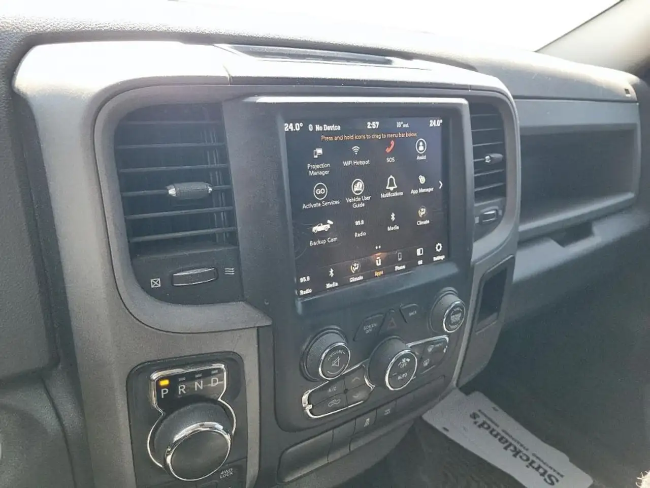 RAM 1500 снимка RAM 1500