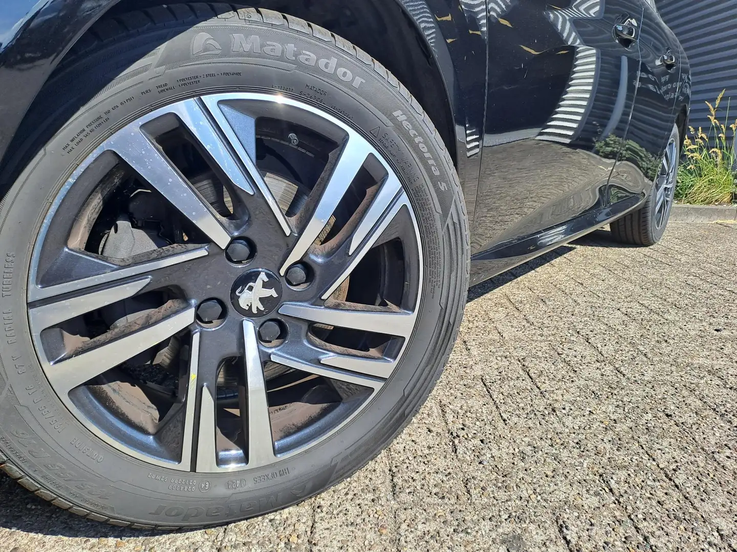 Peugeot 208 1.2 PureTech Allure - 2