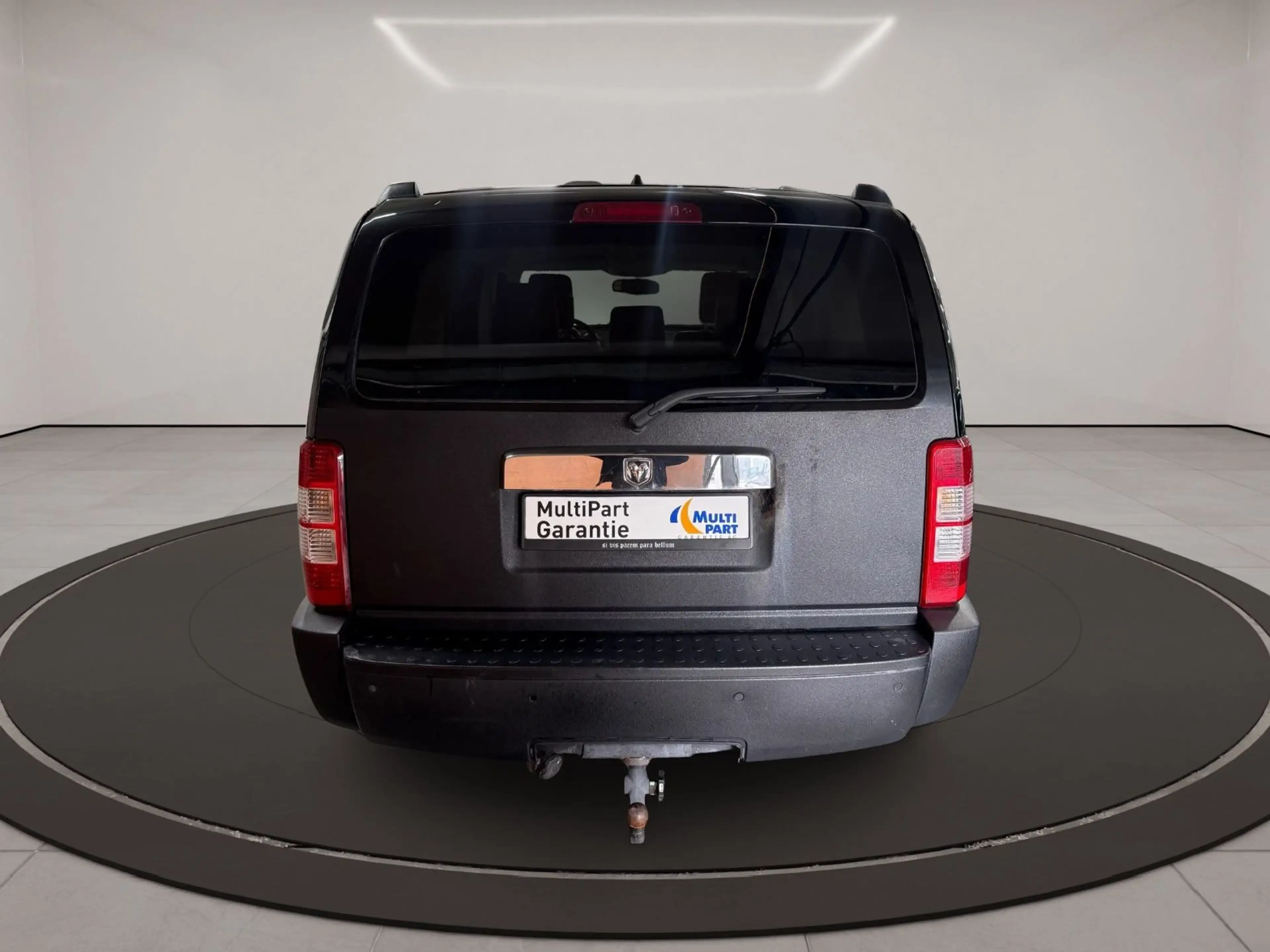 Dodge Nitro SXT — photo 6