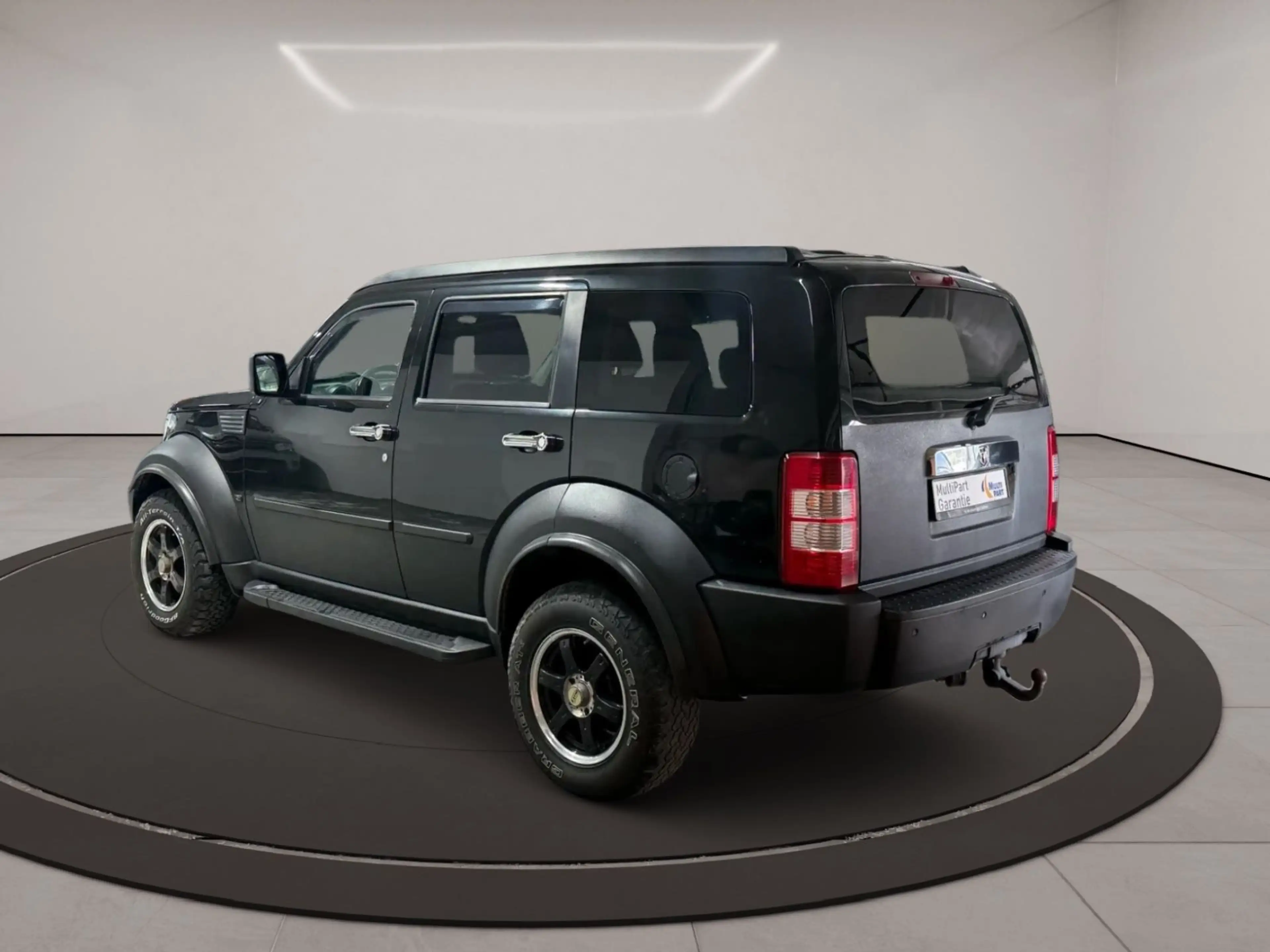 Dodge Nitro SXT — photo 5