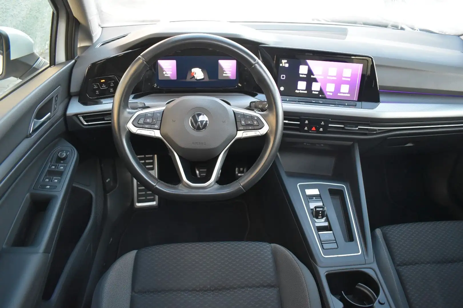 Volkswagen Golf 8 2.0 TDI Lim. Active*PANO*IQ-LIGHT*HEAD-UP Weiß - 2