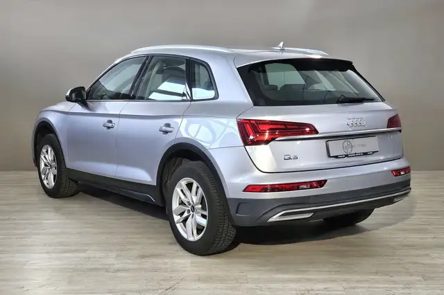 Audi Q5 view 7