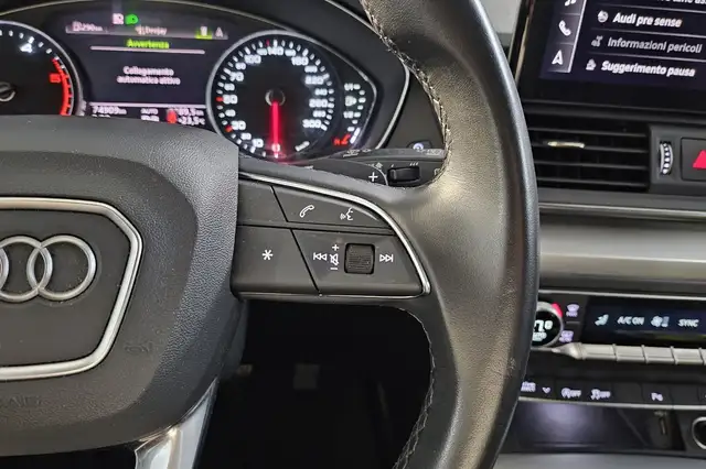 Audi Q5 view 15