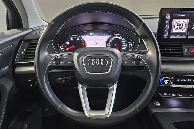 Audi Q5 view 13