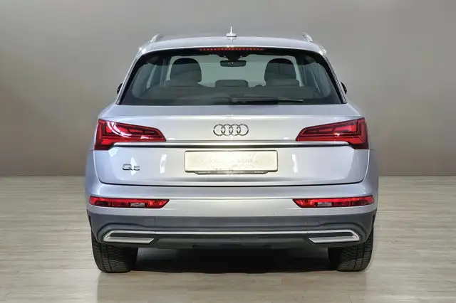 Audi Q5 view 6