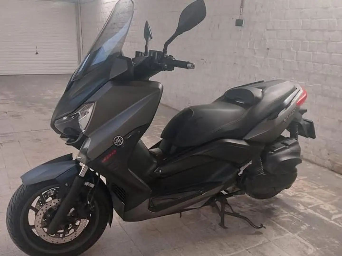 Yamaha X-Max 400 Grijs - 2