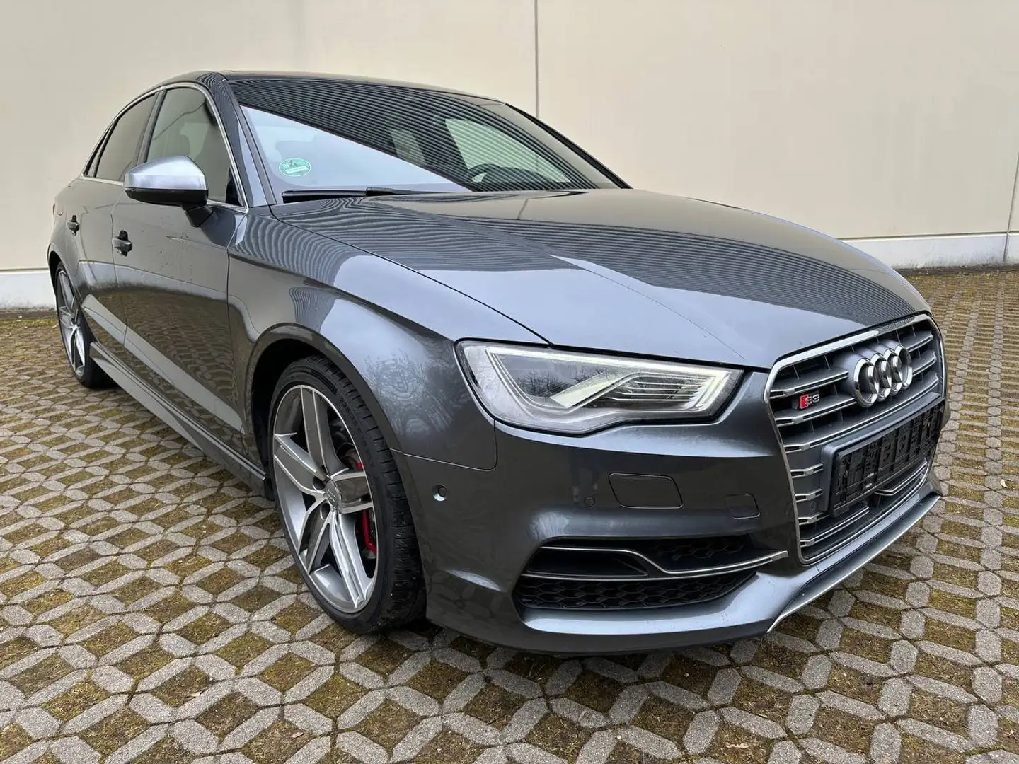 Audi S3 2.0 TFSI quattro *ACC *B&O * Leder *Pano *VW Schec siva - 1
