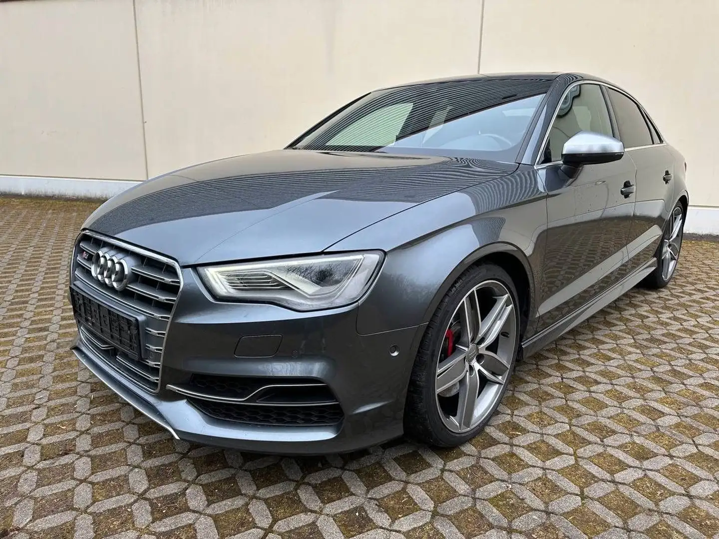 Audi S3 2.0 TFSI quattro *ACC *B&O * Leder *Pano *VW Schec siva - 2