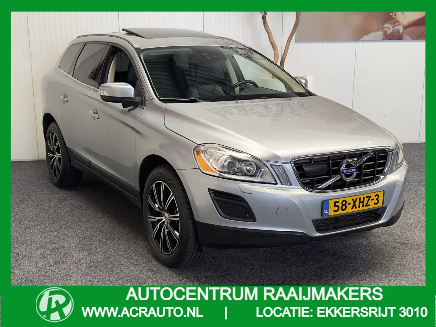 Volvo XC60 2.0 T5 SUMMUM NAVIGATIE LEDER ADAPTIVE CRUISE CONT Grau - 1