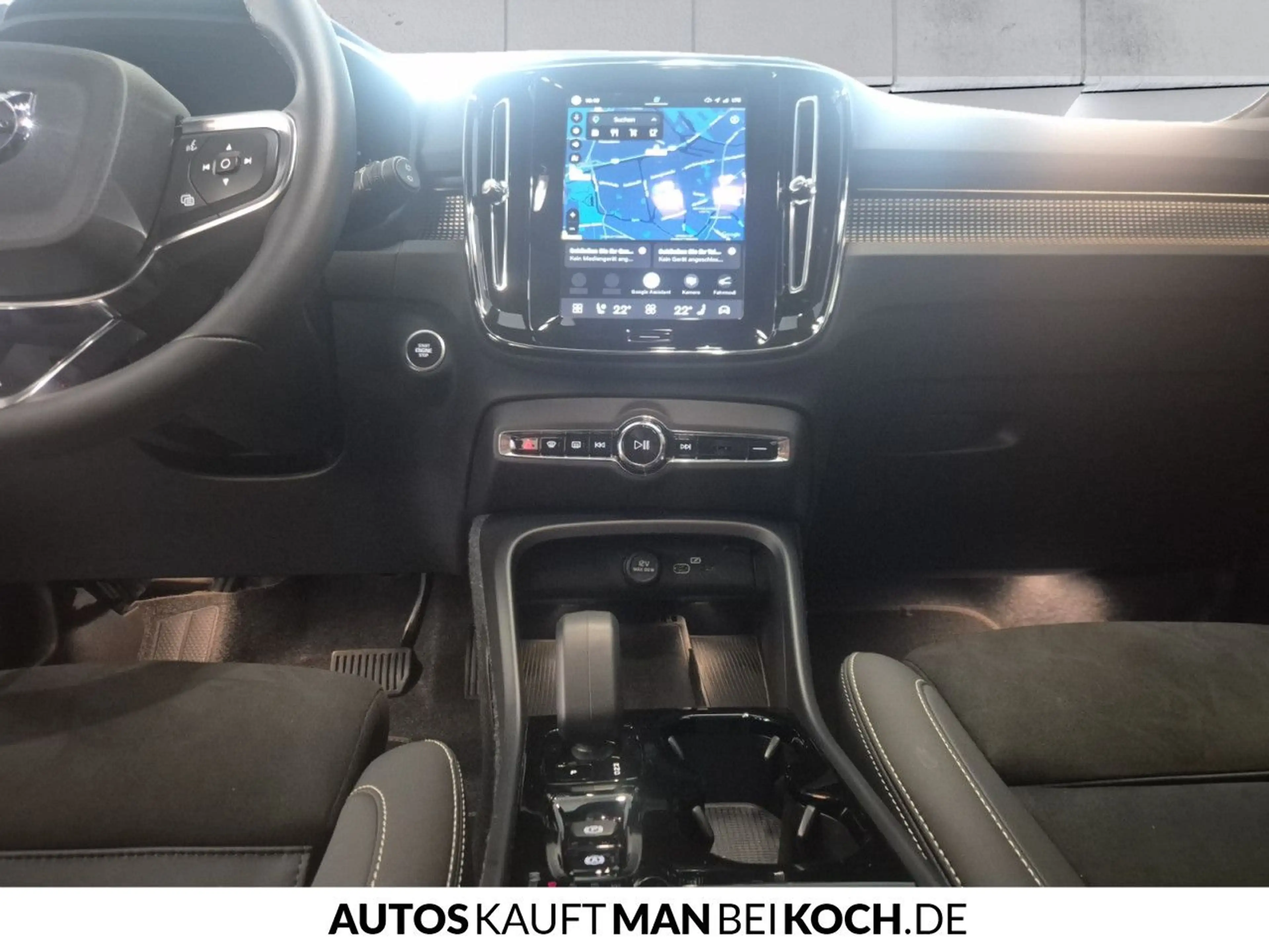 Volvo XC40 B3 B Ultra Black Edition ACC BLIS PANO H/K — photo 10