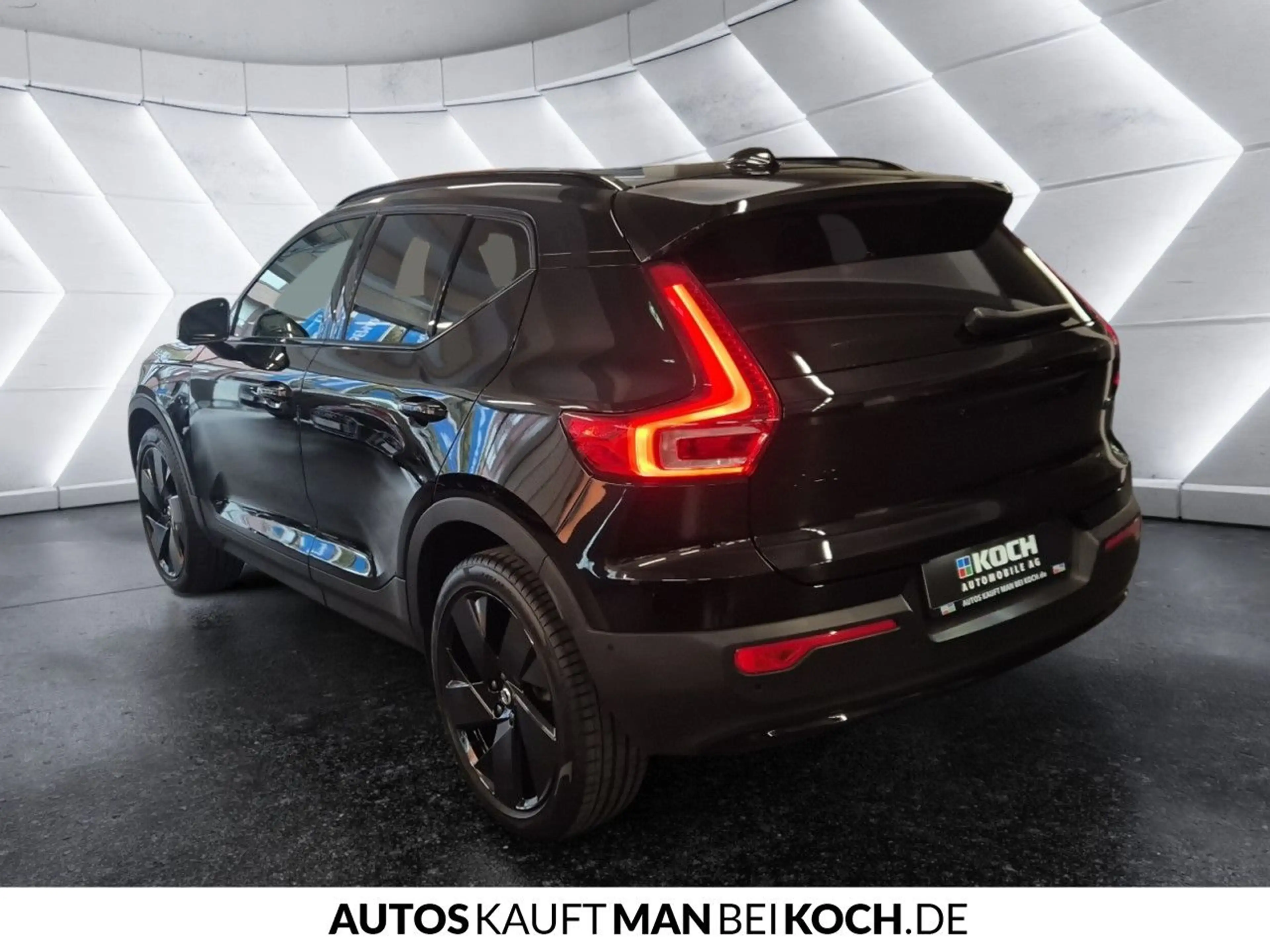 Volvo XC40 B3 B Ultra Black Edition ACC BLIS PANO H/K — photo 3
