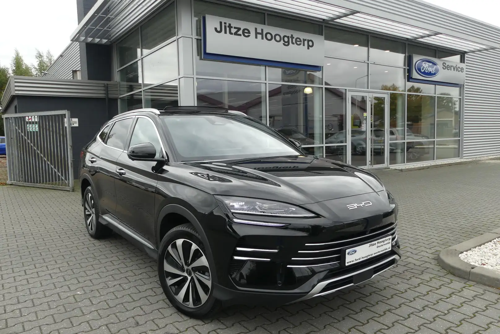 BYD Seal U 1.5 DM-i FWD Boost PHEV,360° CAMERA, INFINITY, PAN Noir - 1