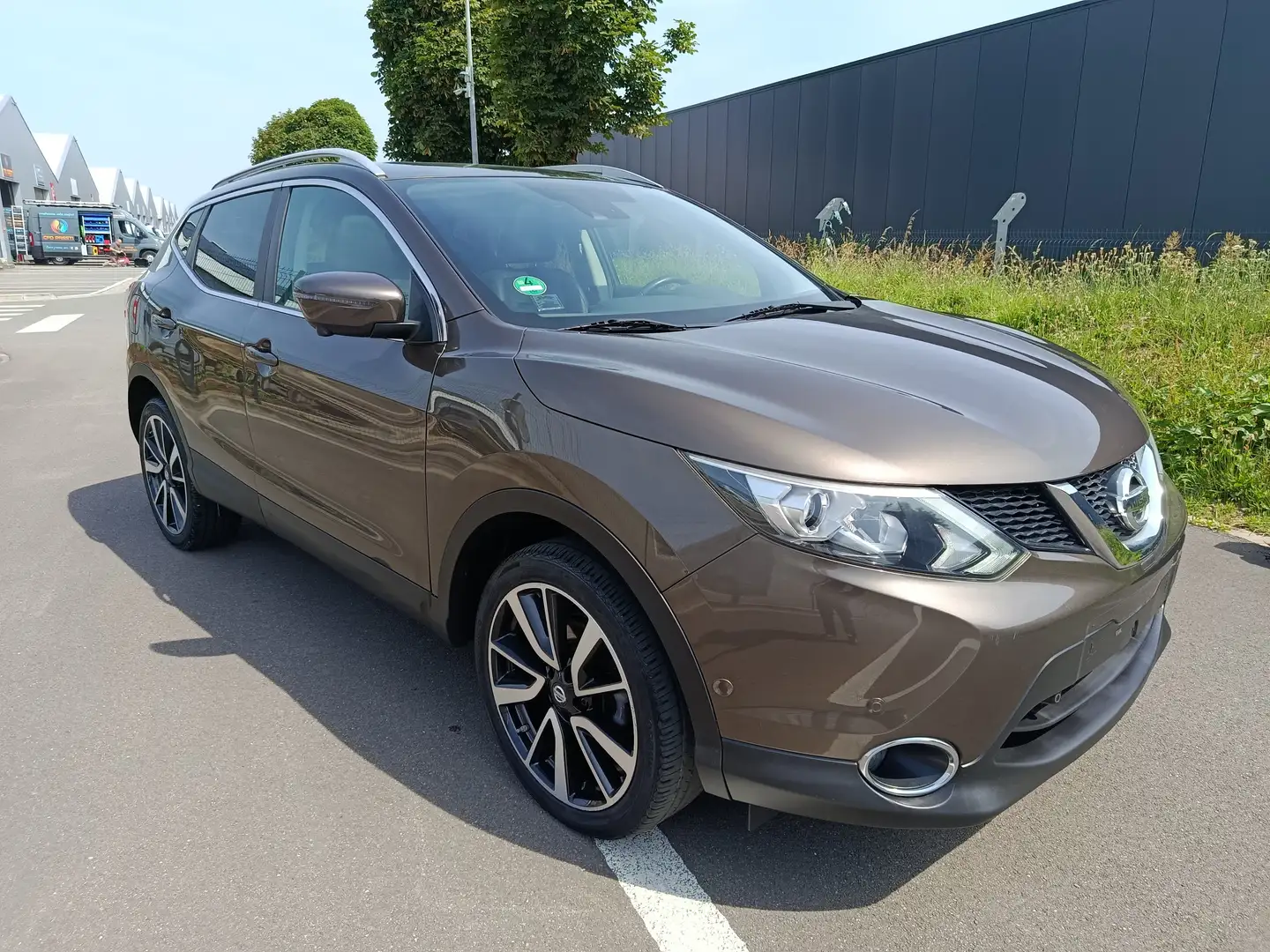 Nissan Qashqai 1.2 DIG-T 2WD Visia Brun - 2