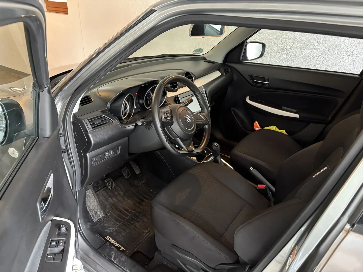 Suzuki Swift 1,2 DualJet Hybrid Allgrip Shine - 2