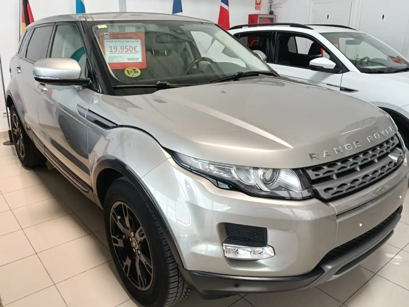 Land Rover Range Rover Evoque 2.2L TD4 Dynamic 4x4 Aut. Gris - 1