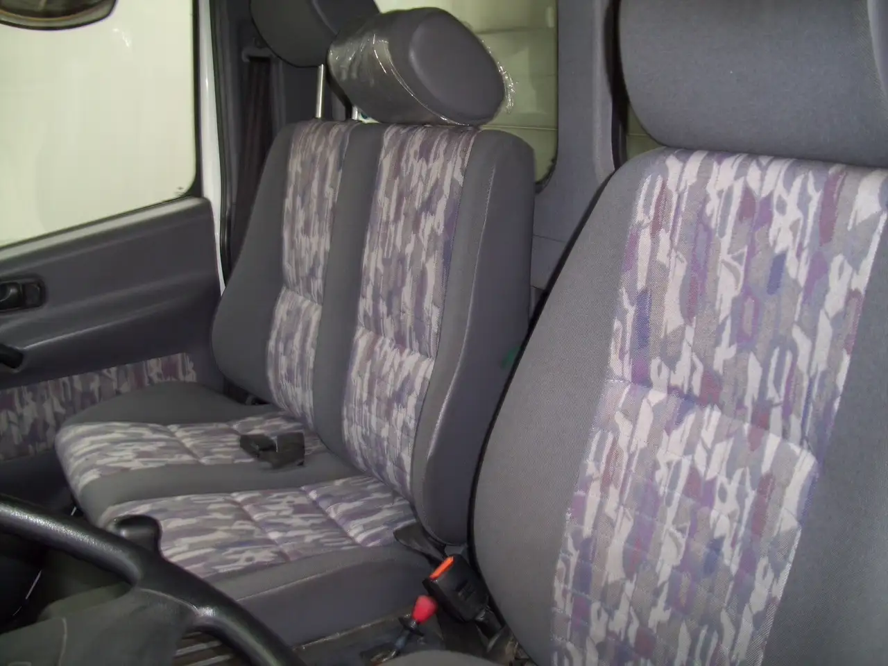 Nissan ATLEON 140, foto 6