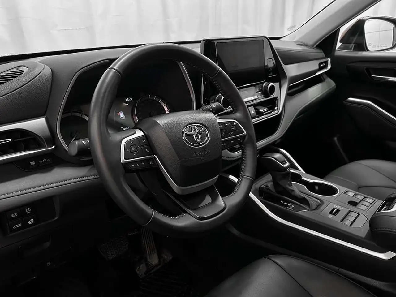 Toyota Highlander снимка Toyota Highlander