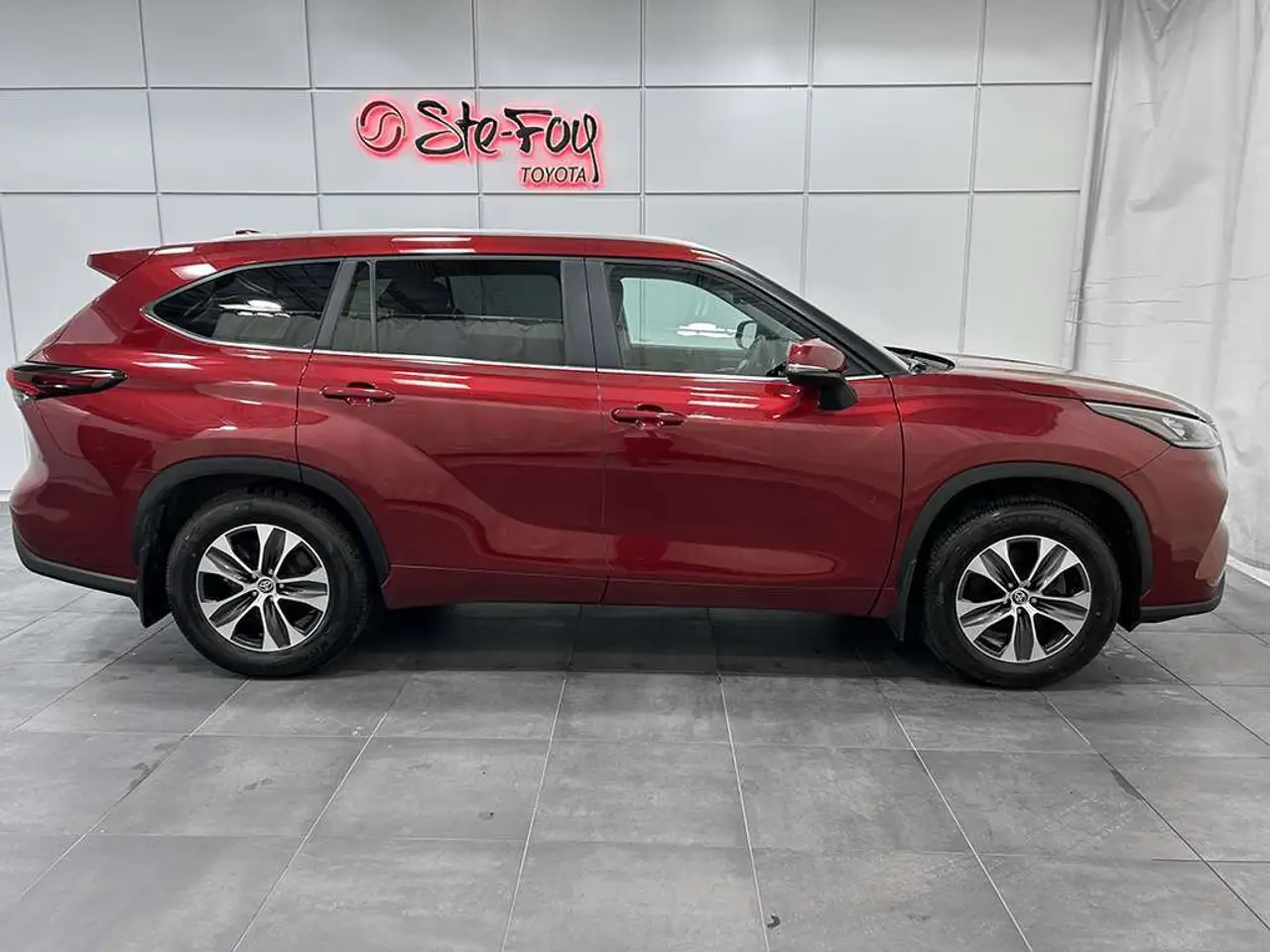 Toyota Highlander снимка Toyota Highlander
