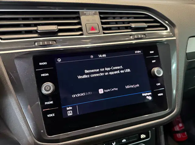 Volkswagen Tiguan view 13