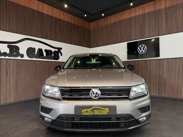 Volkswagen Tiguan view 2