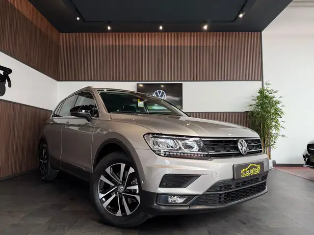 Volkswagen Tiguan view 3