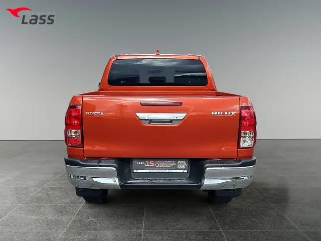 Toyota Hilux view 5