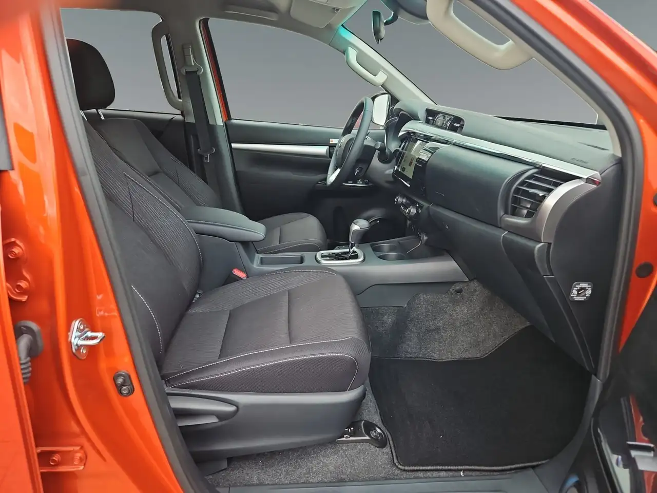 Toyota Hilux 2.4 D-4D 4x4 Double Cab Comfort AUT+Kamera 16