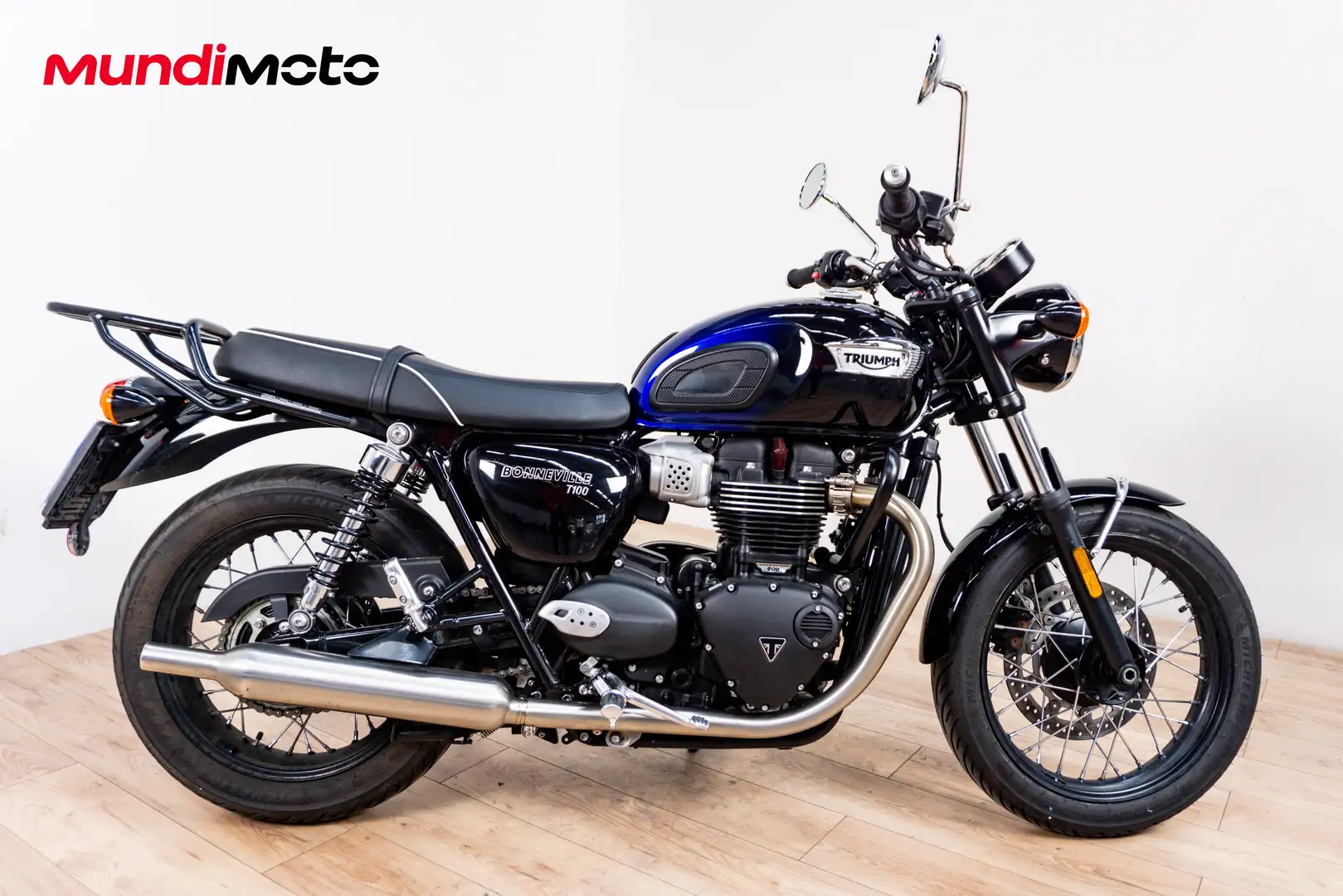 Triumph Bonneville T100 - 1