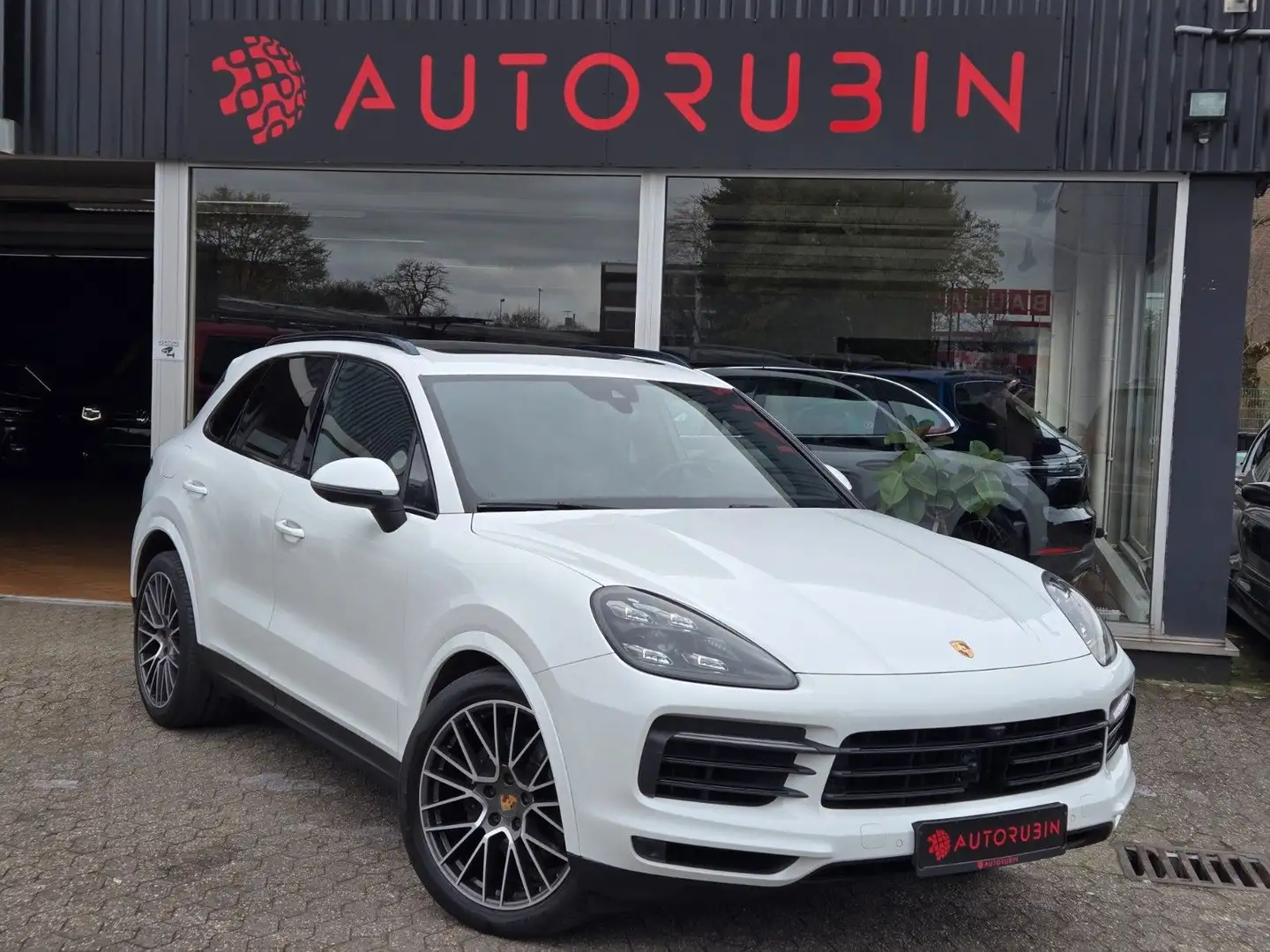 Porsche Cayenne CHRONO/PANO/AHK/ABGAS/TOTWINKEL/ABSTAND Weiß - 1