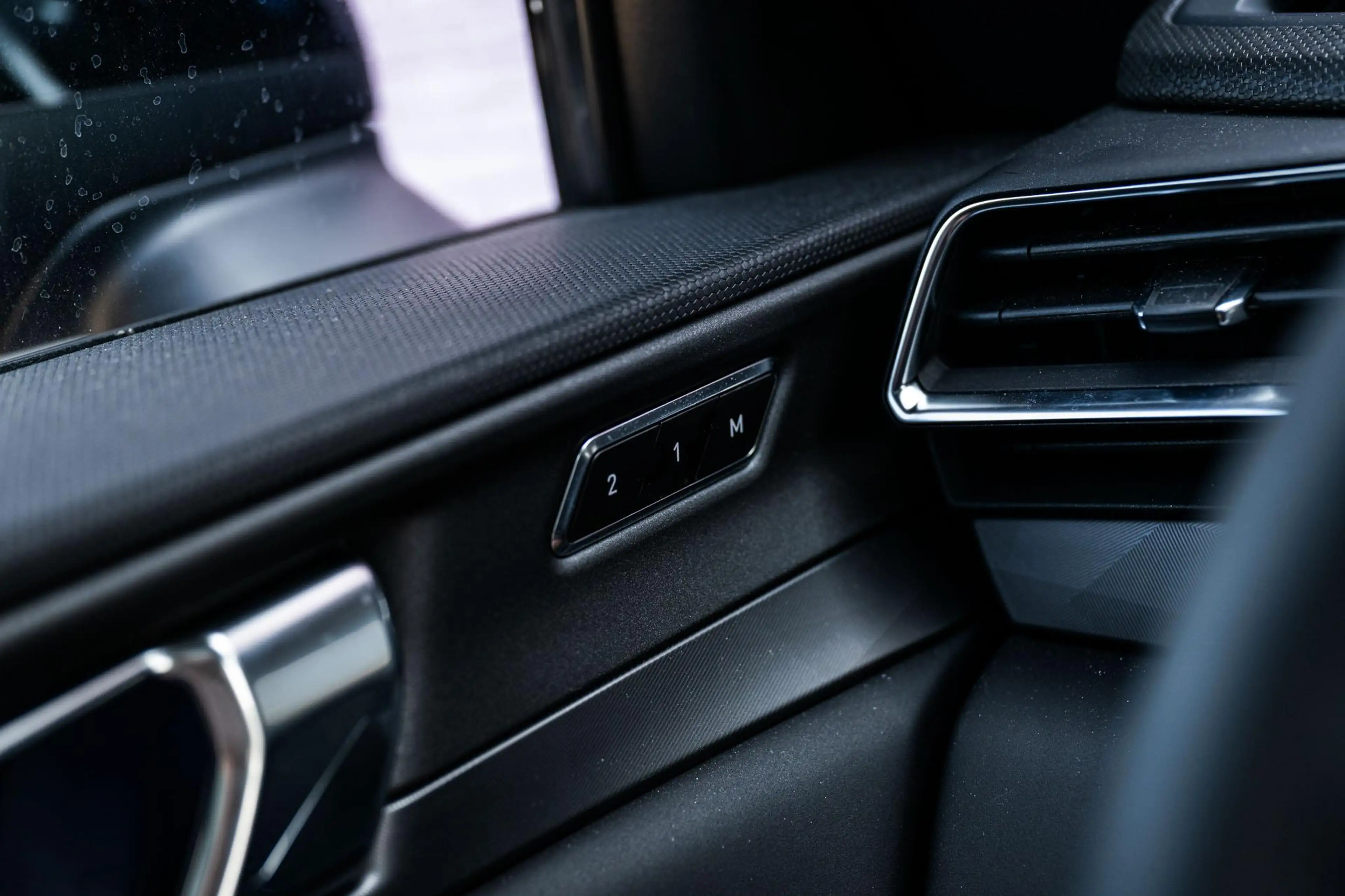 Lynk & Co 01 1.5 Plug-in Hybrid | PHEV | Donkere Hemelbekleding — photo 14