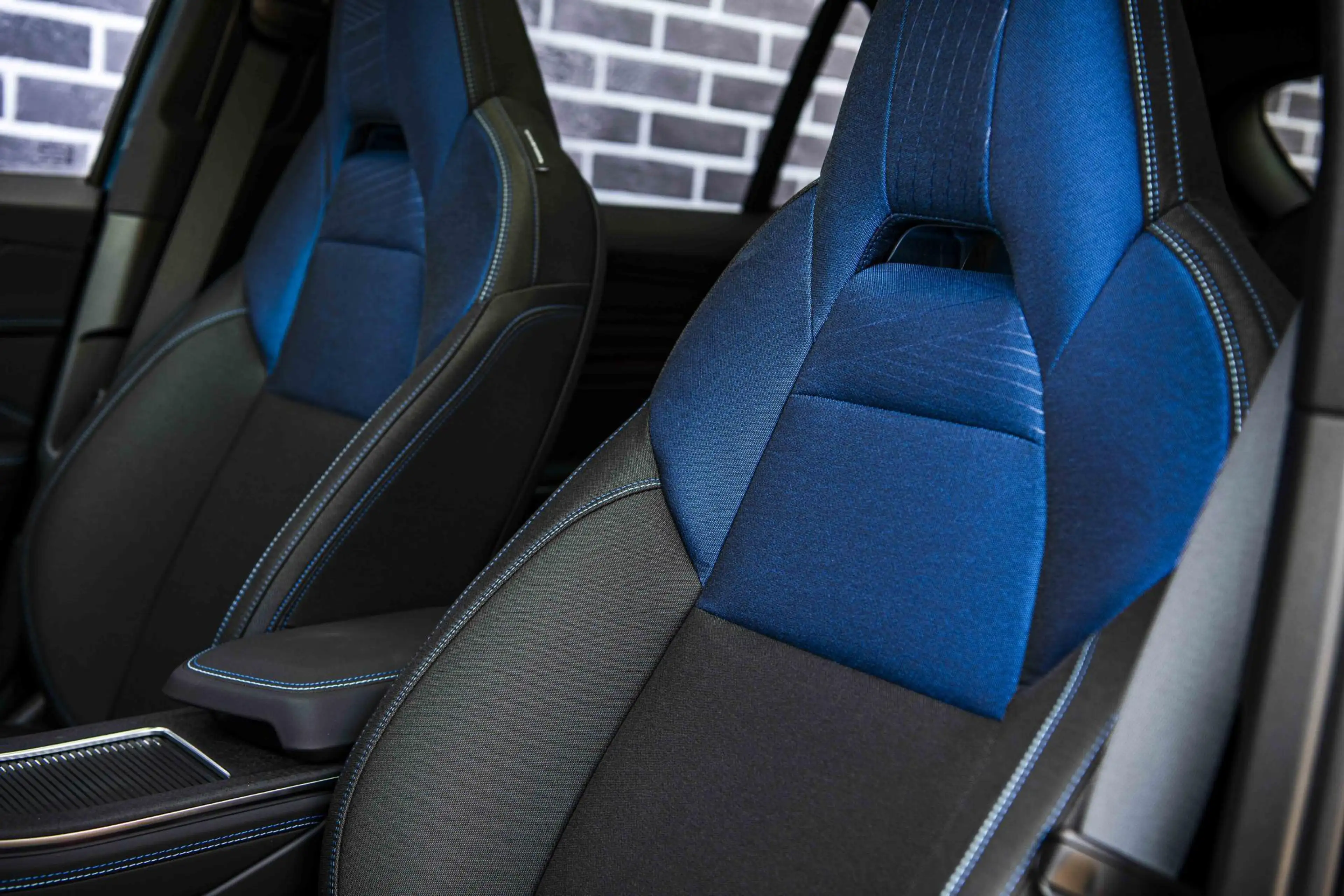 Lynk & Co 01 1.5 Plug-in Hybrid | PHEV | Donkere Hemelbekleding — photo 4