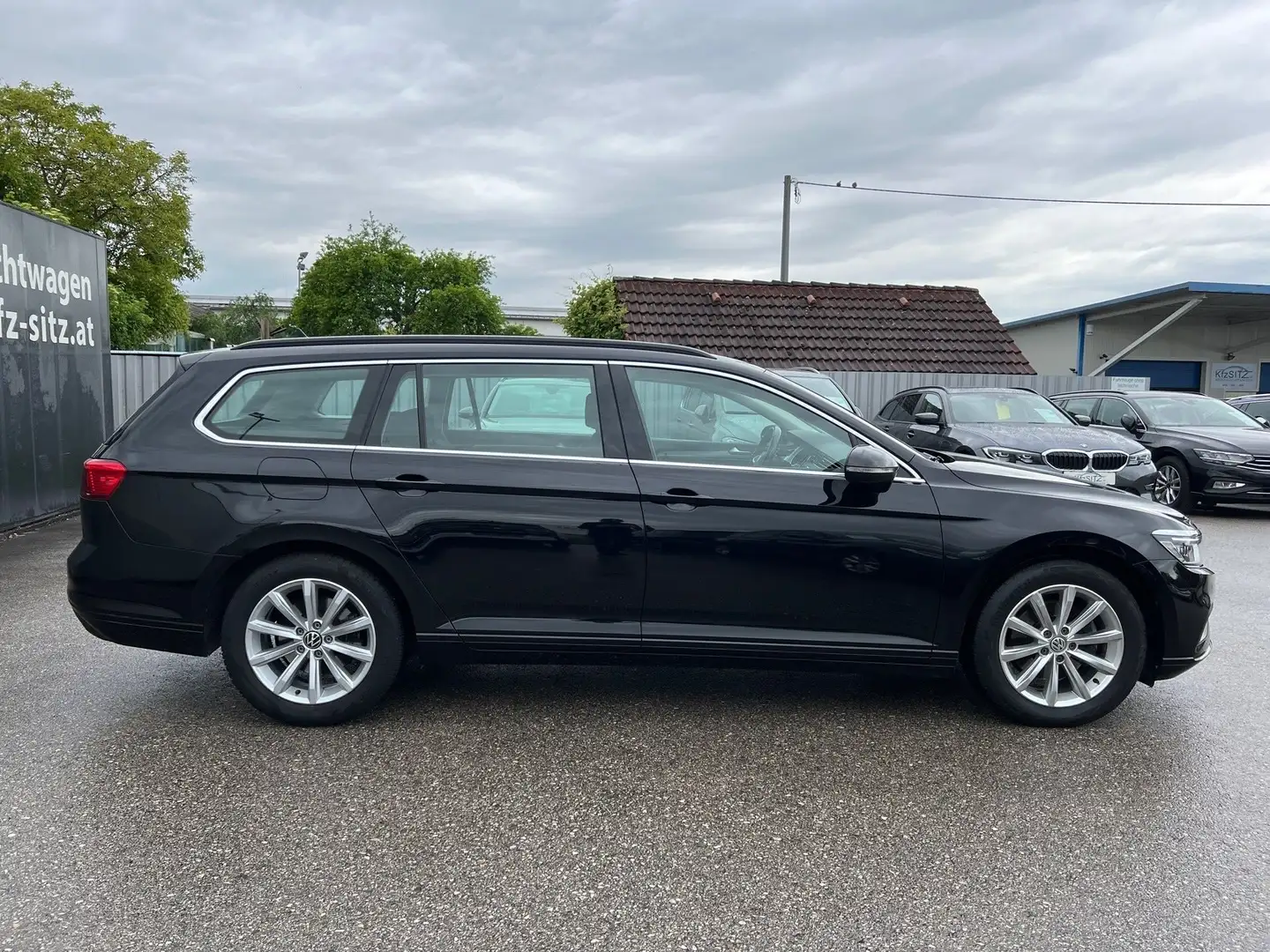 Volkswagen Passat Variant Business 2,0 TDI | MATRIX/AHK Schwarz - 2