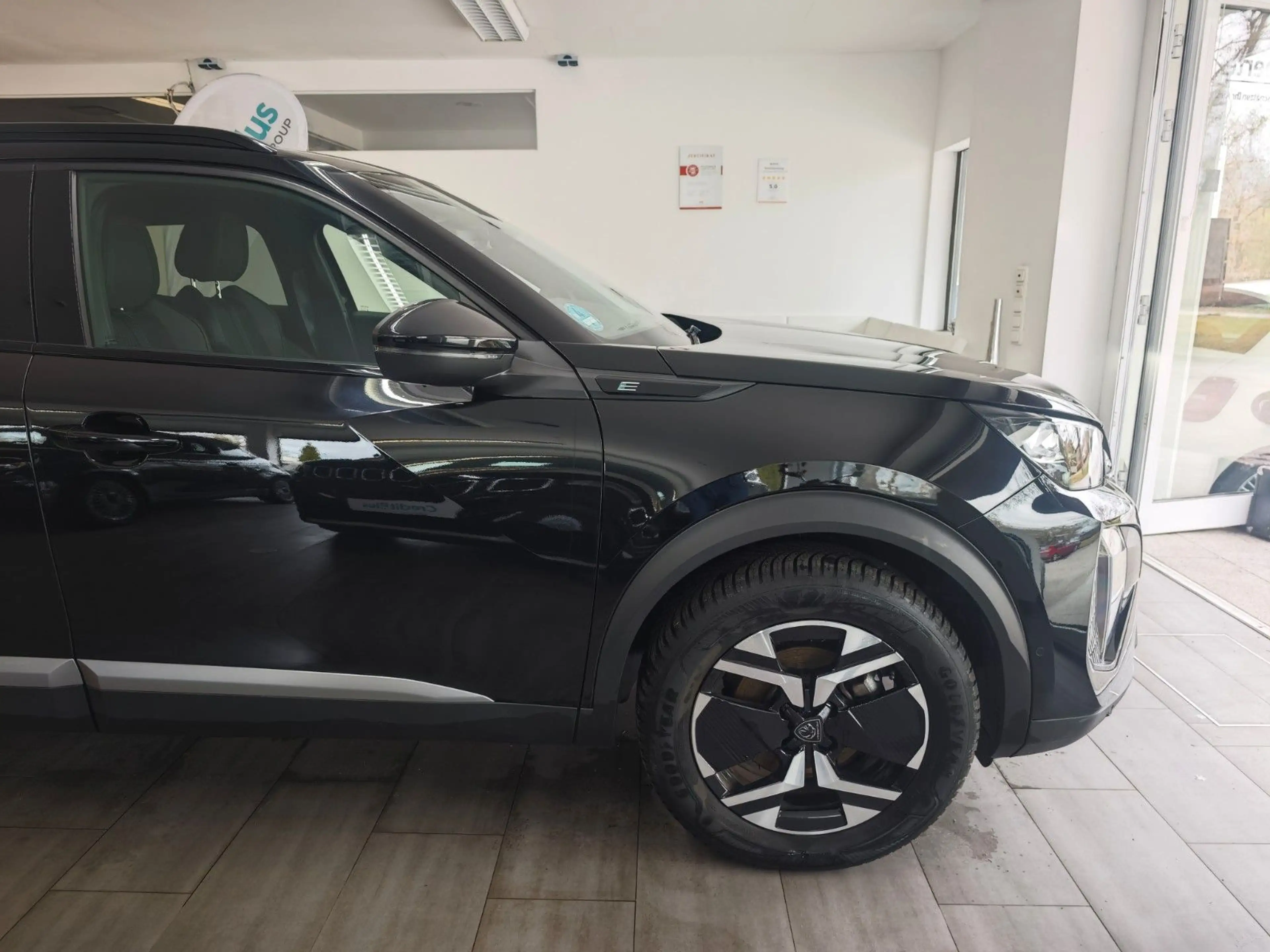 Peugeot 2008 e- GT i-Connect Advanced 360 LED Ambi 180 — photo 5
