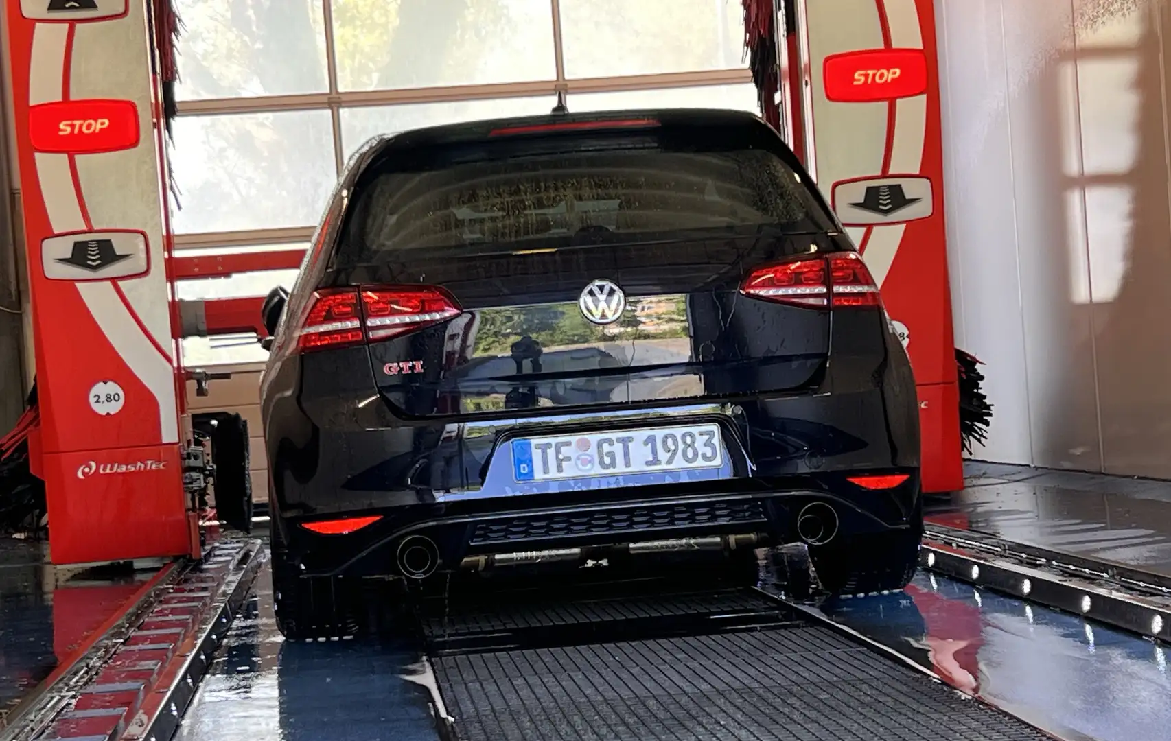 Volkswagen Golf GTI Performance BlueMotion Technology - 2