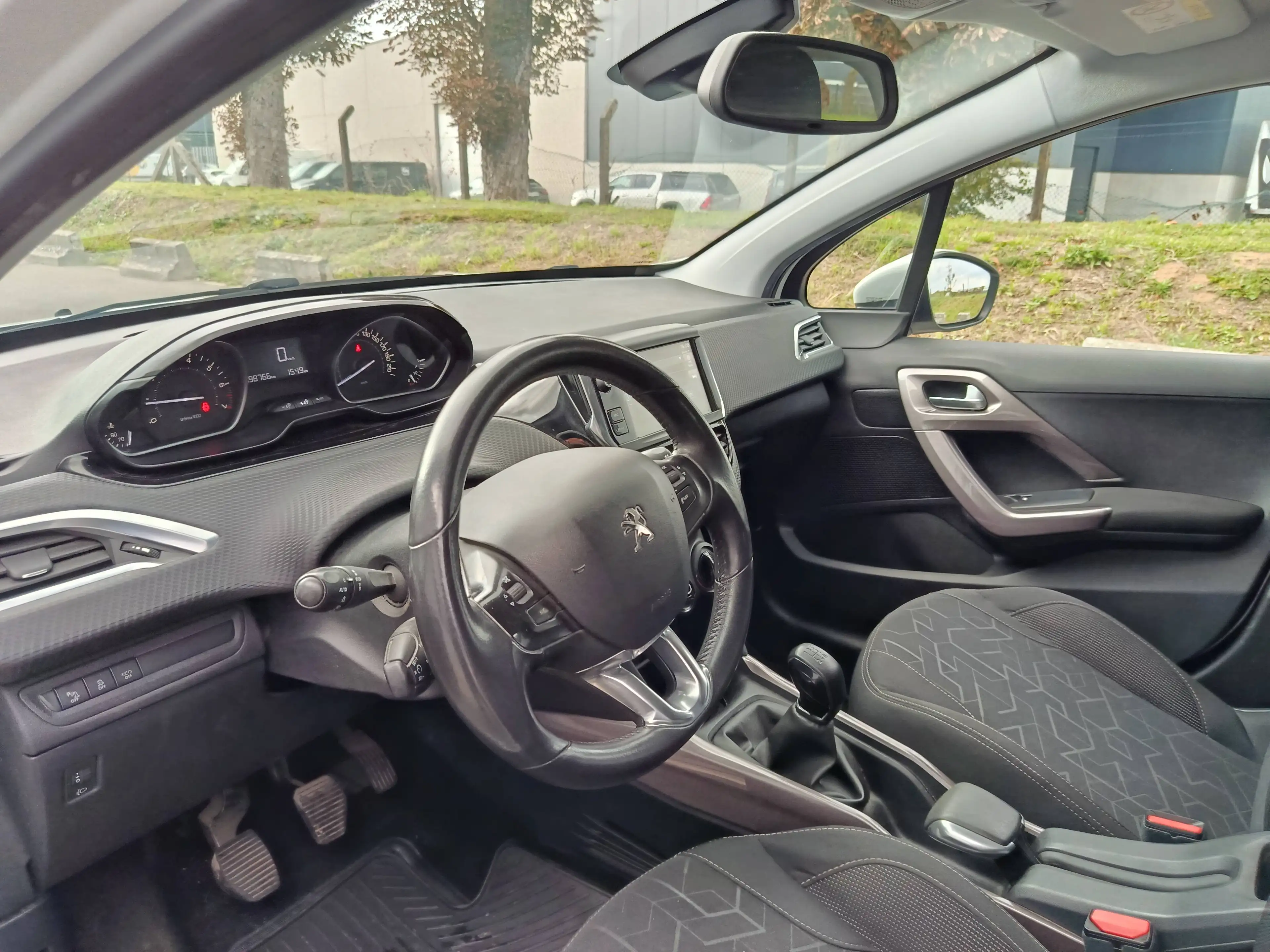 Peugeot 2008 2008 1.2i PureTech Active S — photo 7