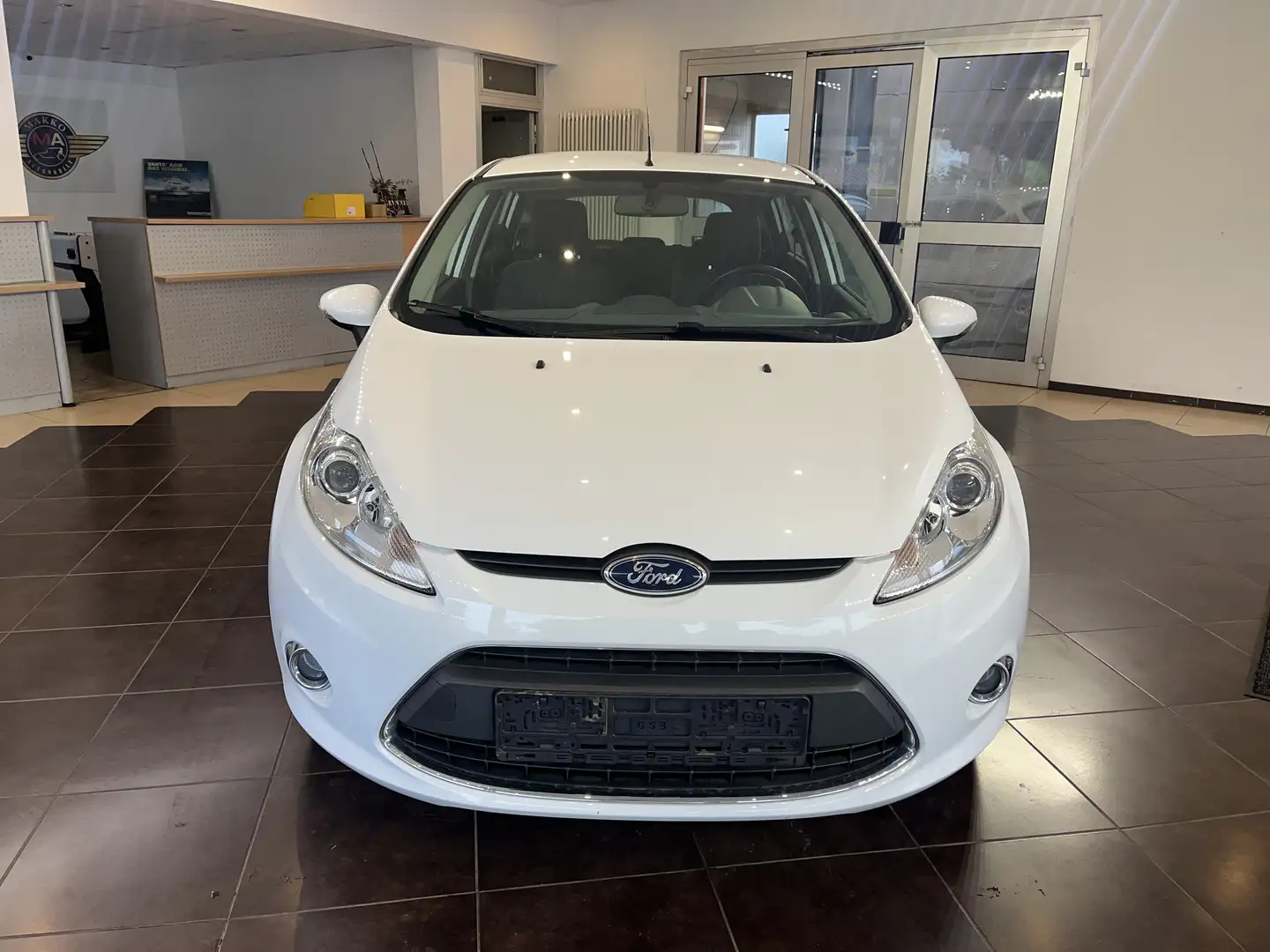 Ford Fiesta Titanium*KLIMAANLAGE*TOP GEPFLEGT*AHK* Weiß - 2