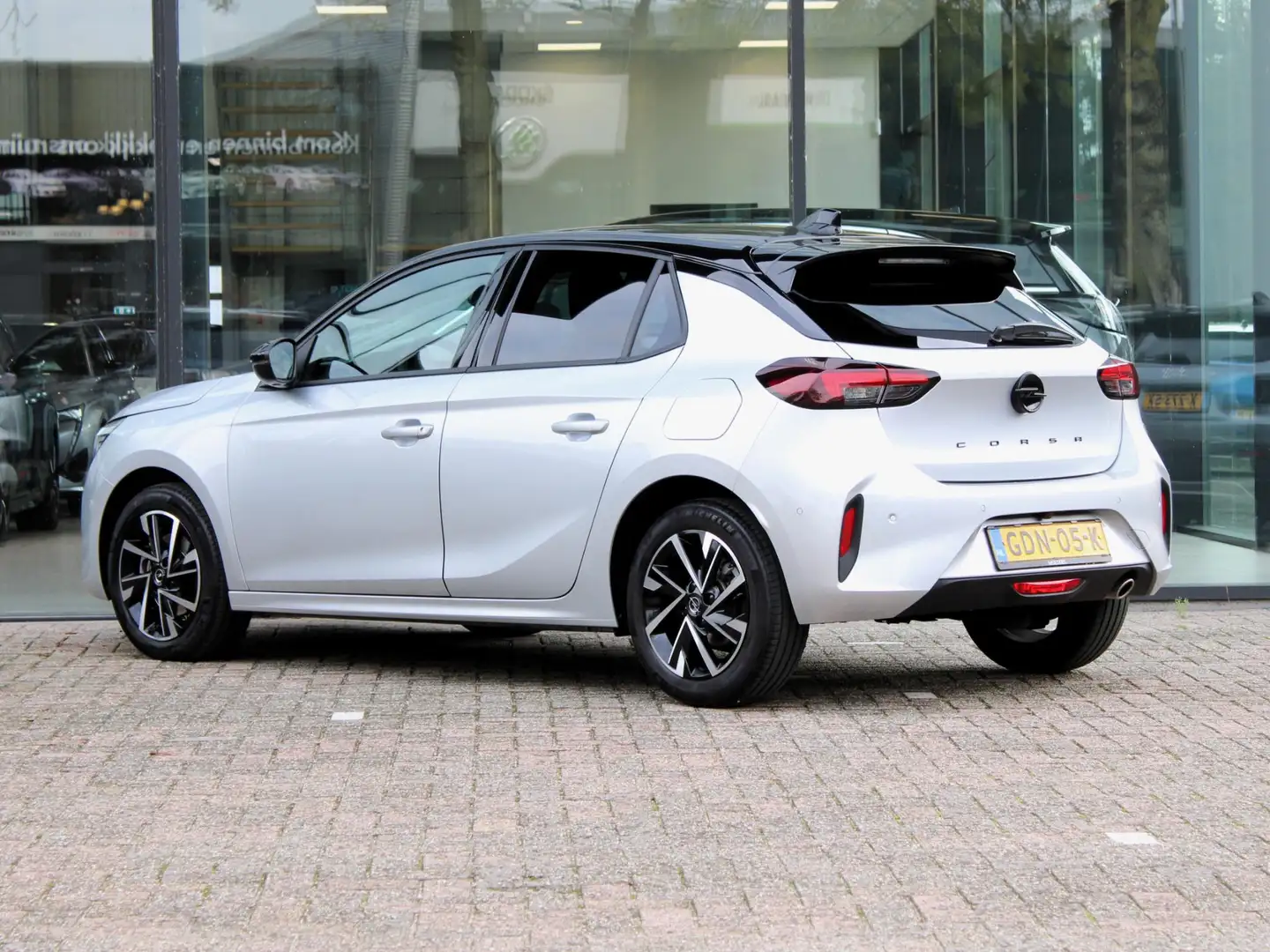 Opel Corsa 1.2 Turbo GS | Navi / Camera / Climate Grijs - 2