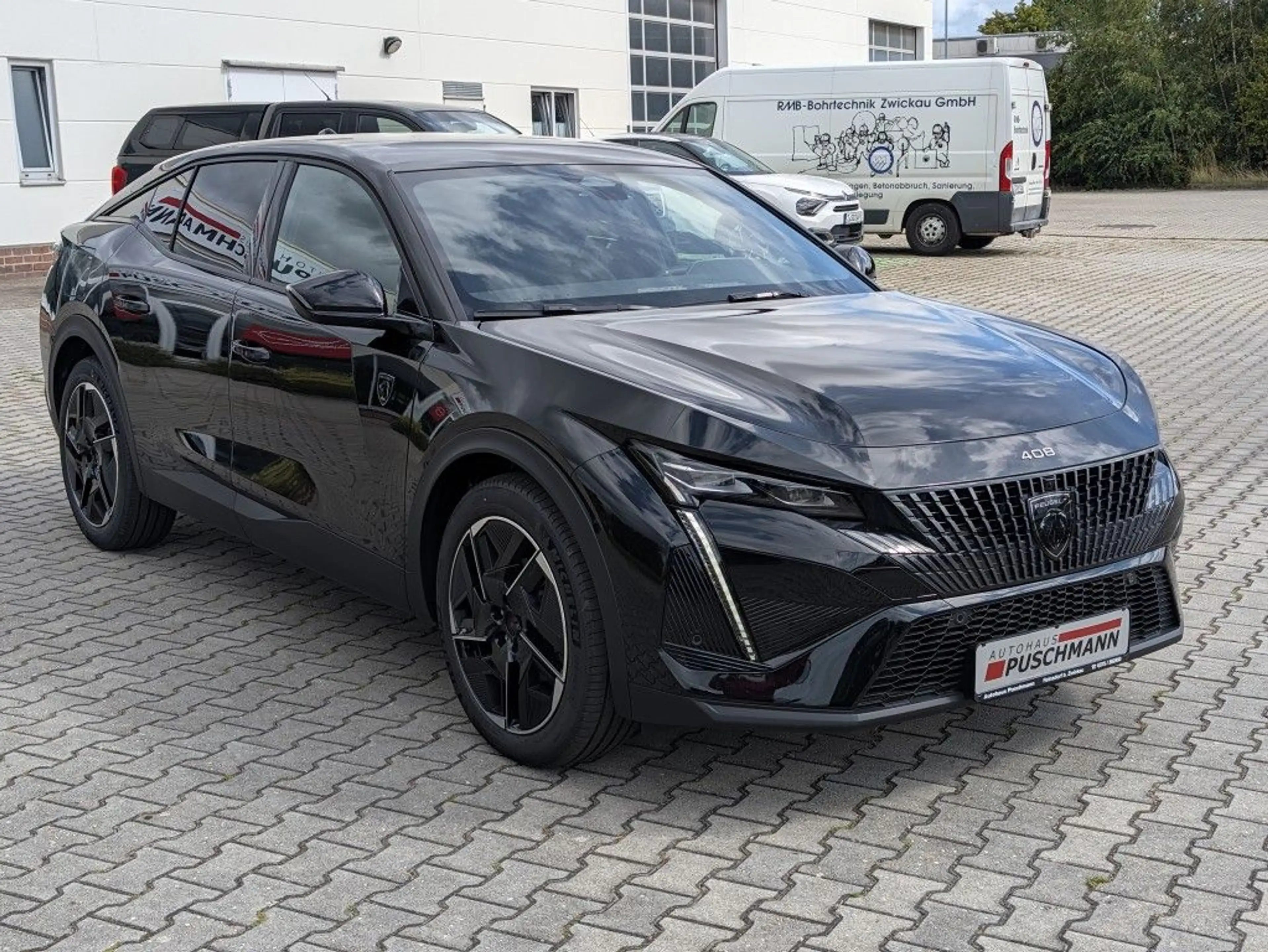 Peugeot 408 HYBRID 145 e-DSC6 GT — photo 3