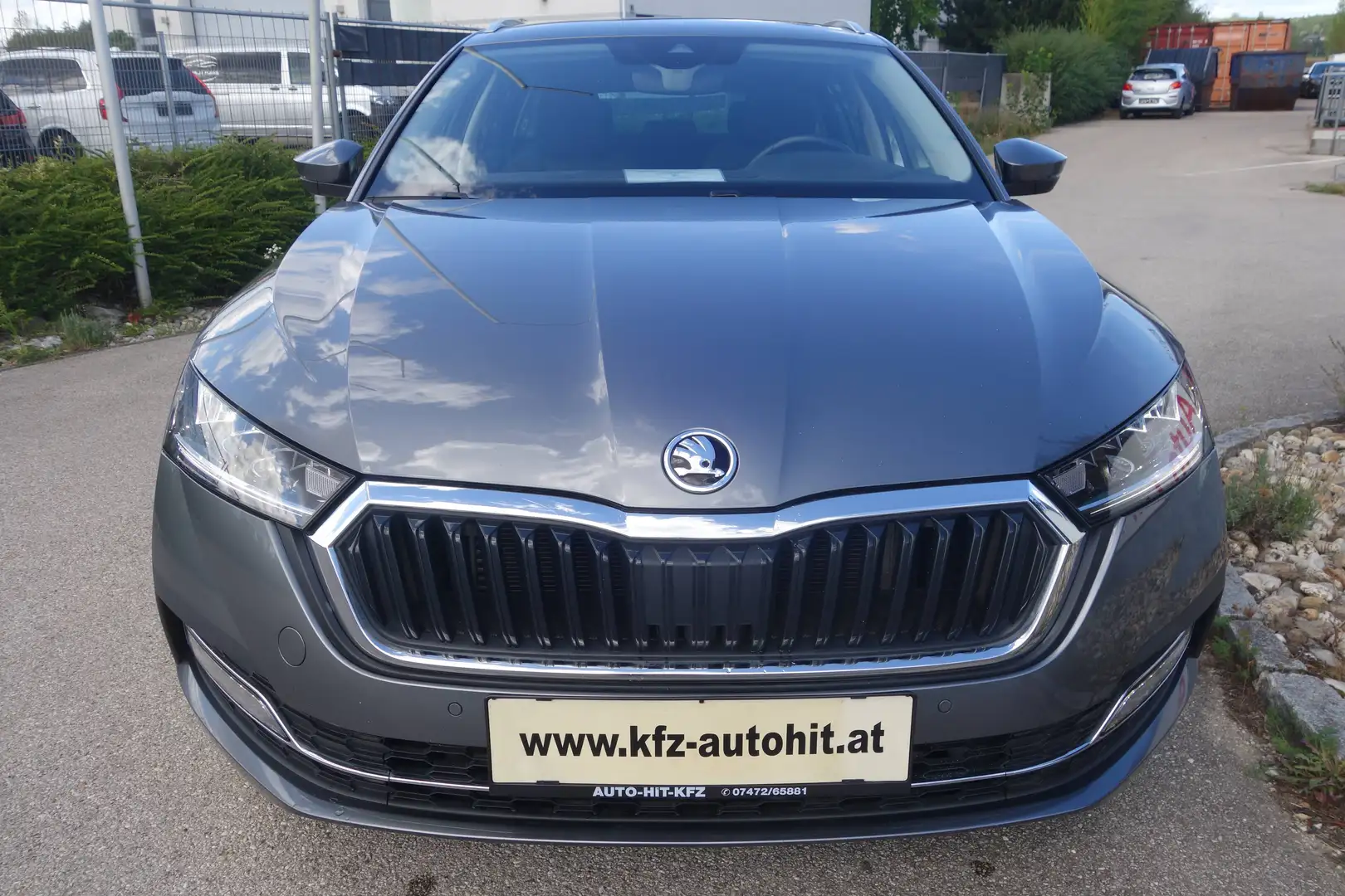 Skoda Octavia Combi 2,0 TSI Style 4x4 DSG***leasingfähig*** Grau - 2