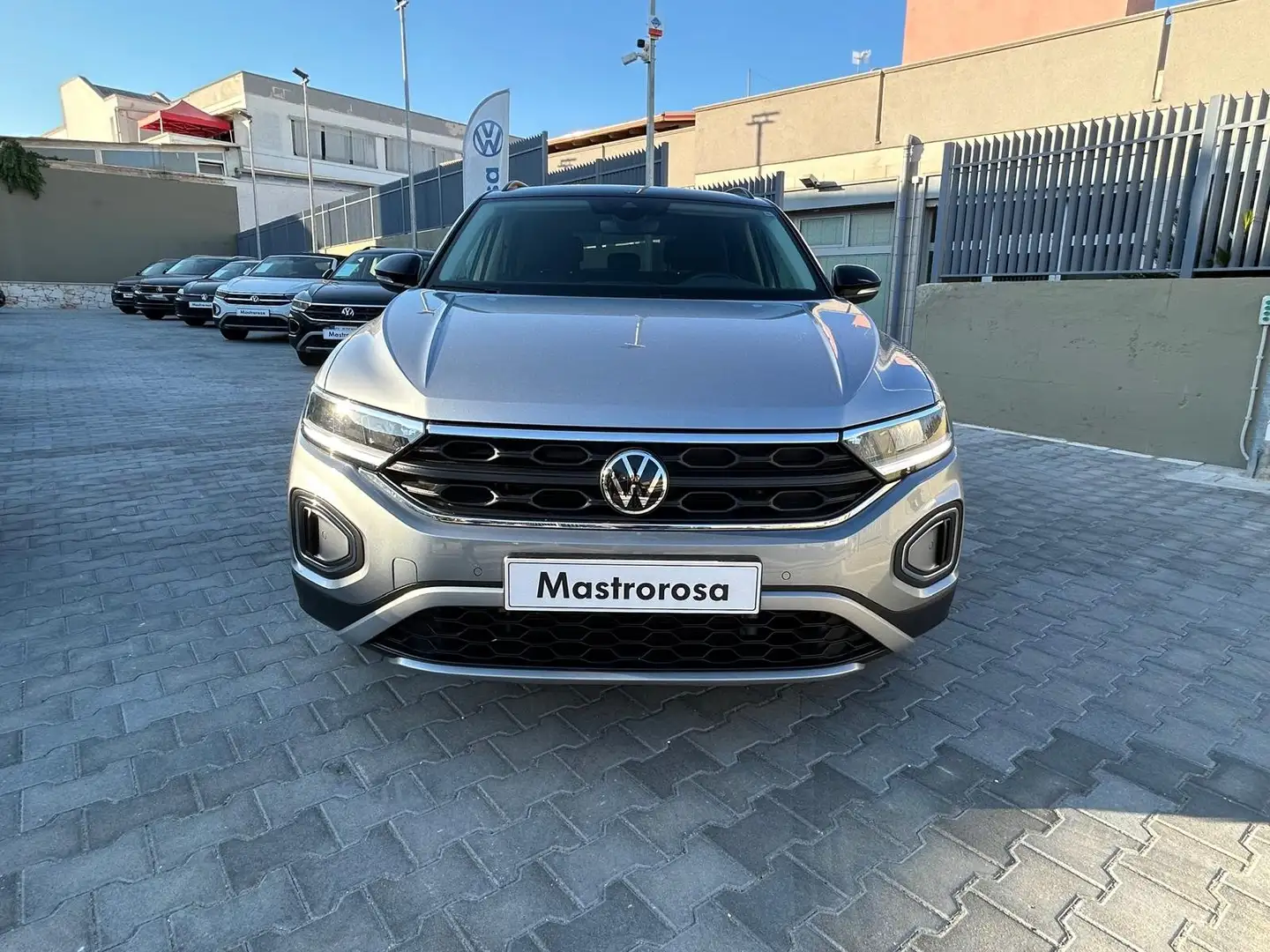 Volkswagen T-Roc T-Roc 2022 1.0 tsi Life 110cv Argento - 1
