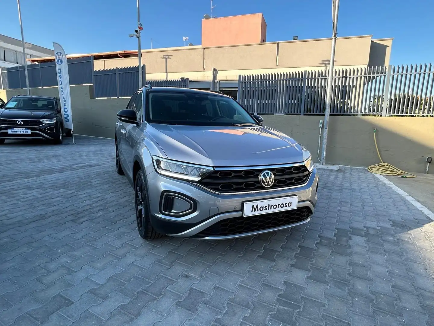 Volkswagen T-Roc T-Roc 2022 1.0 tsi Life 110cv Argento - 2