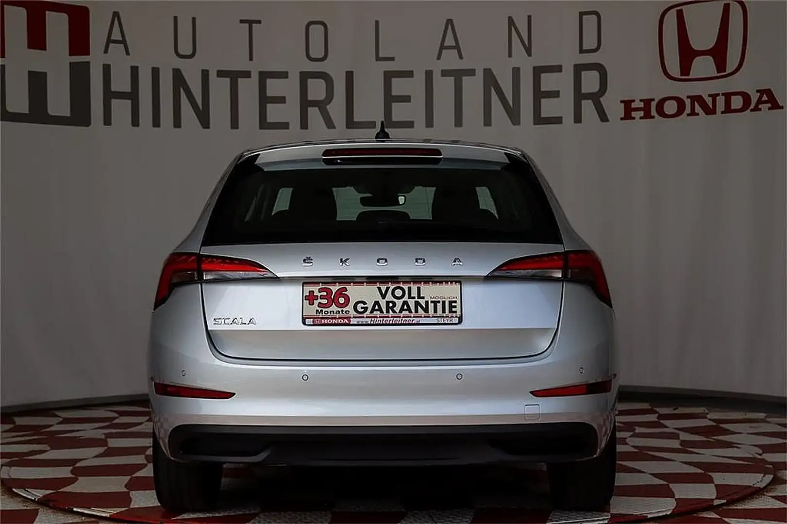Skoda Scala TSI LED PDC LANE APPCONNECT Plateado - 2