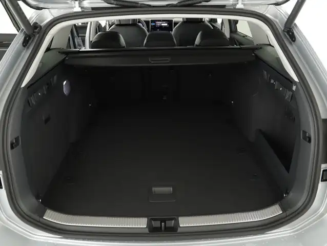 Volkswagen Passat view 7