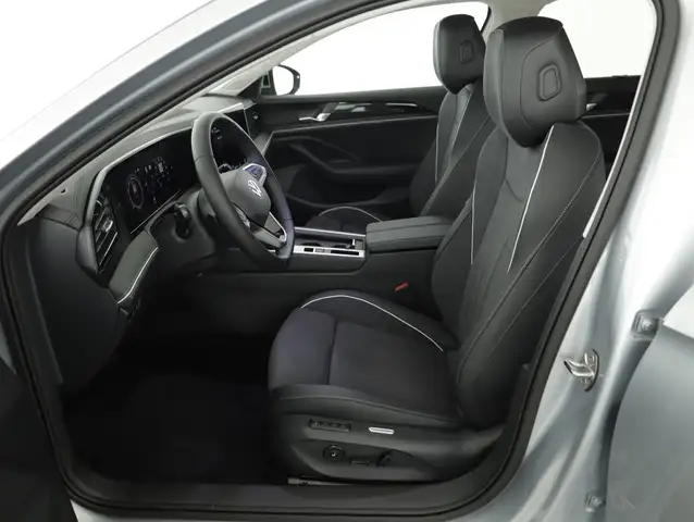 Volkswagen Passat view 8