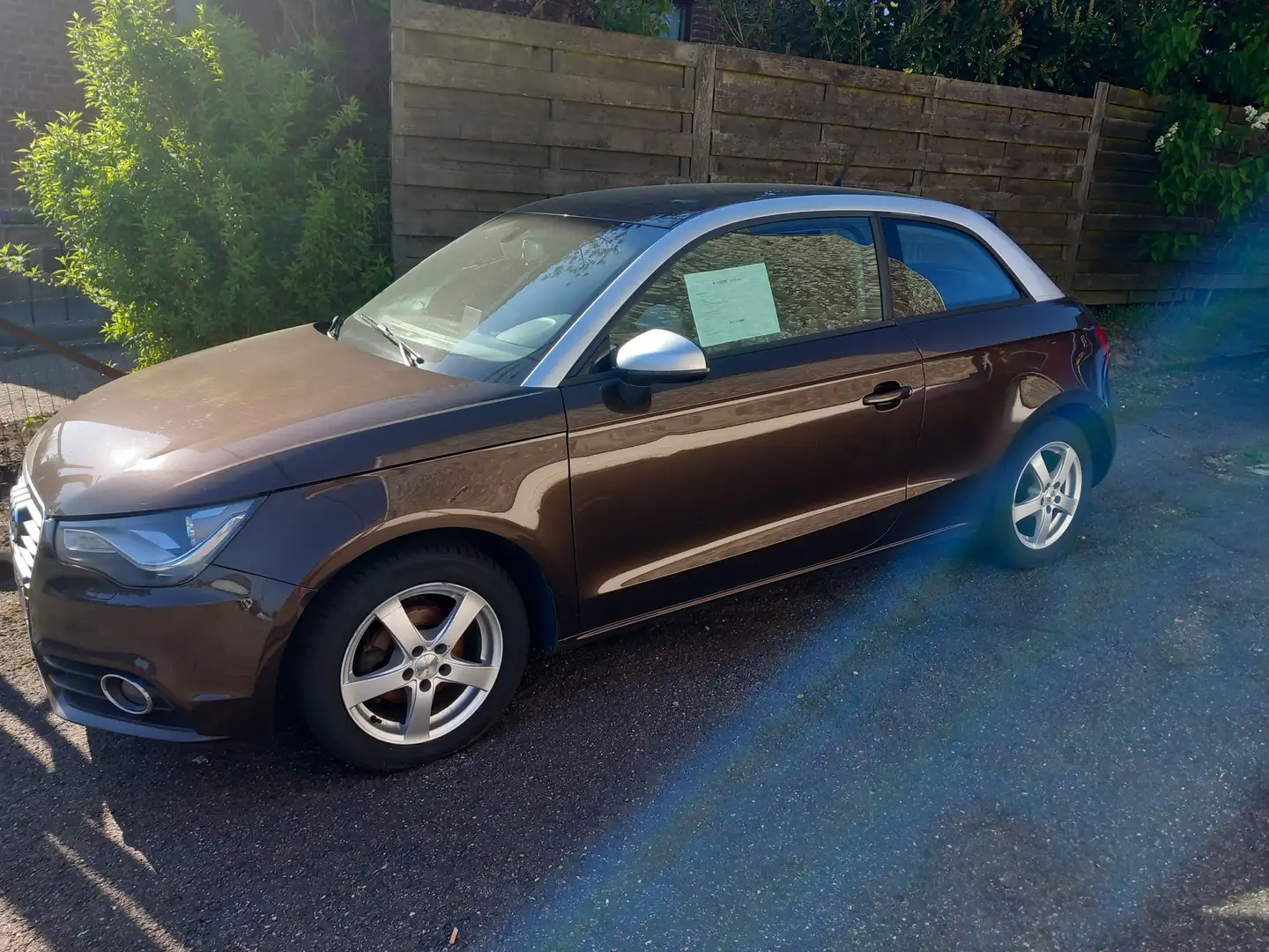 Audi A1 A1 1.6 TDi Attraction Brun - 1
