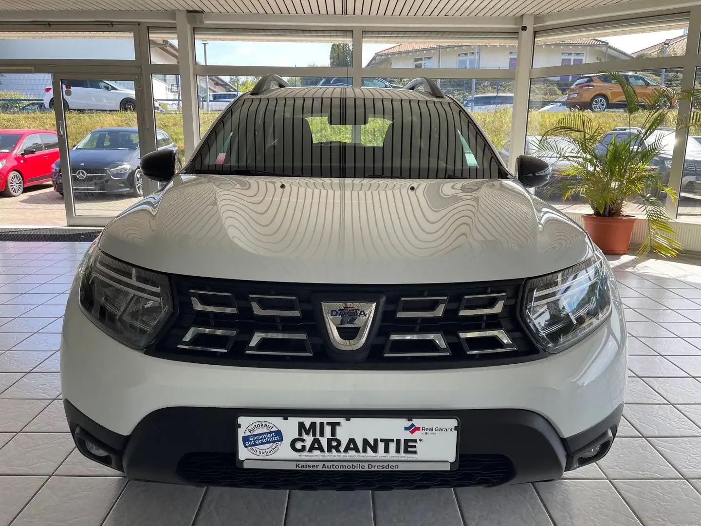 Dacia Duster II Comfort 4WD*AHK*Klima*SitzHeiz*1-Hand* Weiß - 2