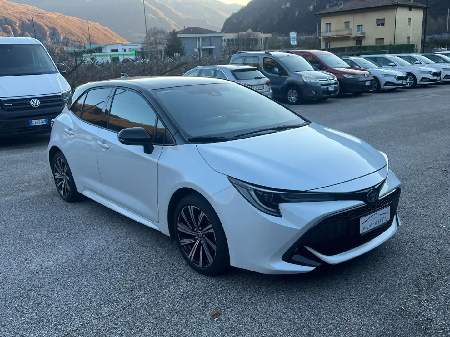 Toyota Corolla 2.0 Hybrid Style Blanc - 2