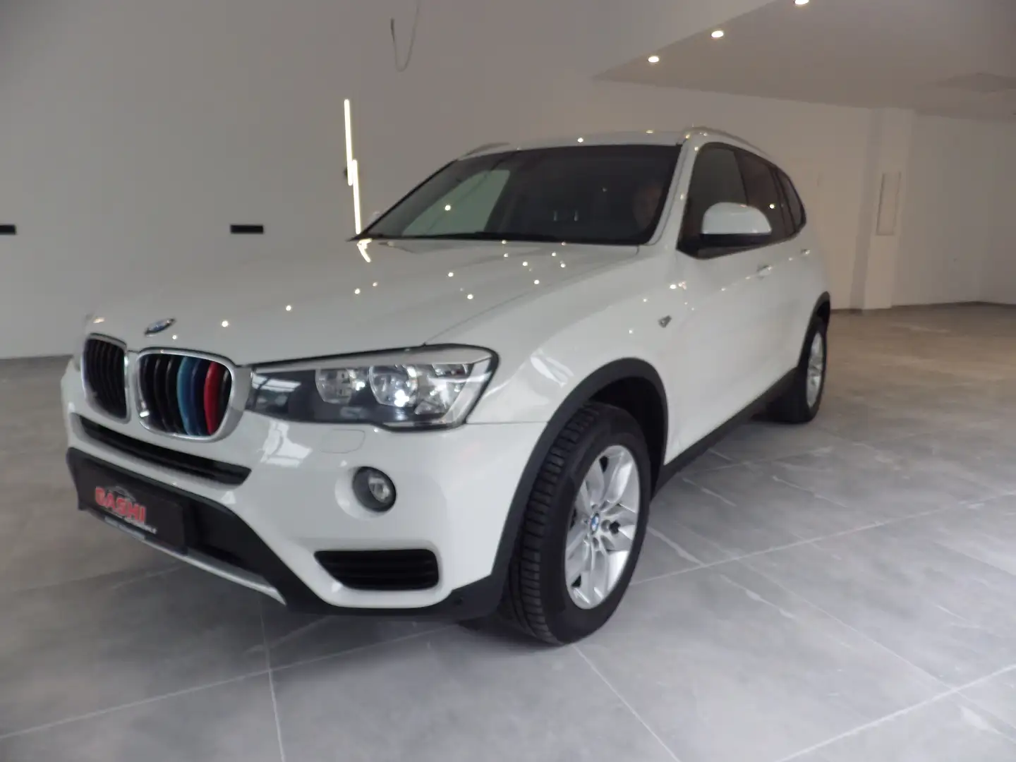 BMW X3 xDrive 20 d Blanc - 1