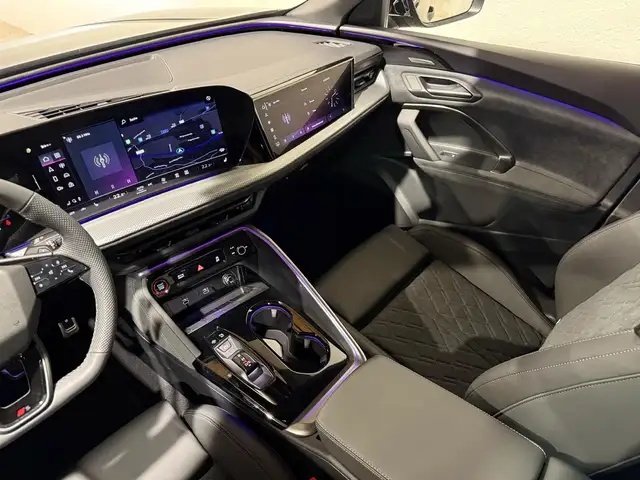 Audi SQ5 view 8